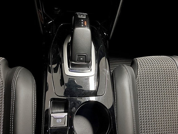 Peugeot 2008 11 of 16