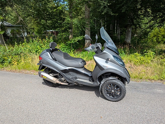 Piaggio MP3 500 2 of 7
