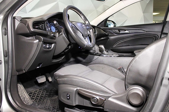 Opel Insignia 12 of 27
