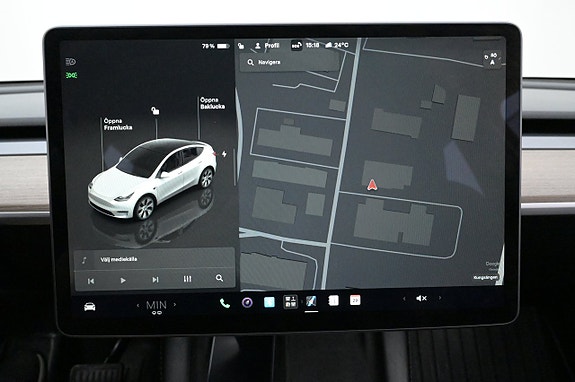 Tesla Model Y 17 of 27