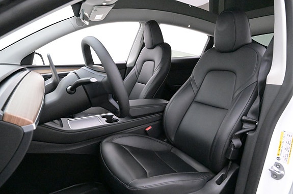 Tesla Model Y 8 of 27