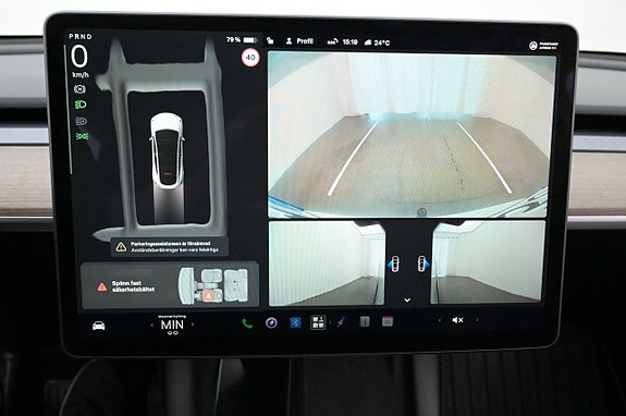 Tesla Model Y 16 of 27