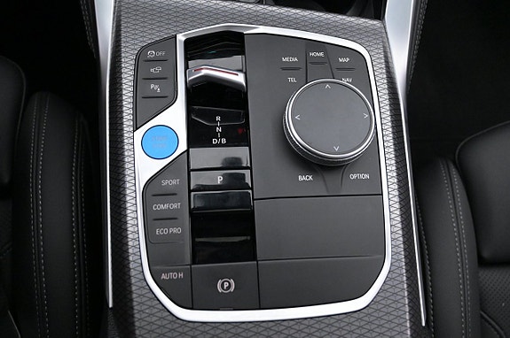 BMW i4 21 of 27