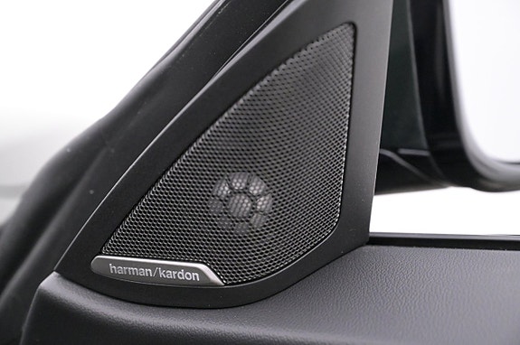 BMW i4 12 of 27
