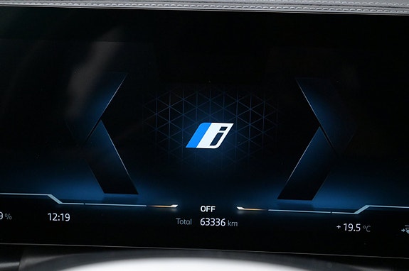 BMW i4 8 of 27