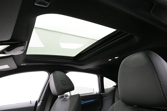 BMW i4 25 of 27