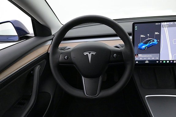 Tesla Model 3 7 of 27