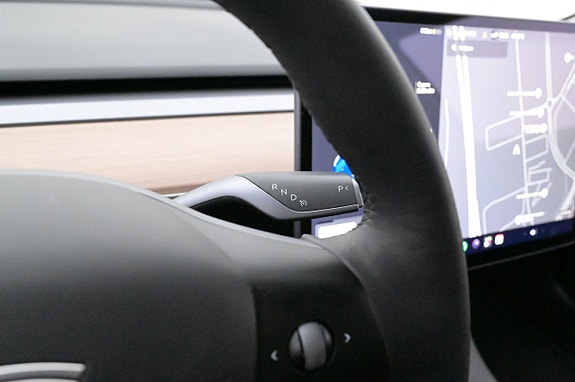 Tesla Model 3 8 of 27