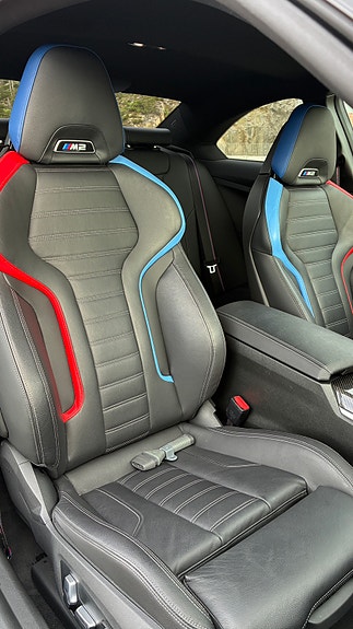 BMW M2 10 of 12