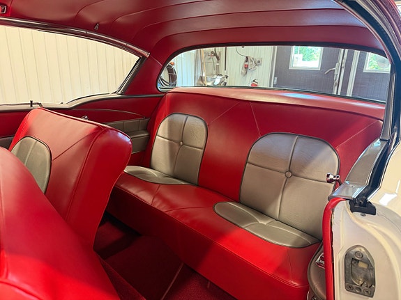 Pontiac Chieftain 9 of 18