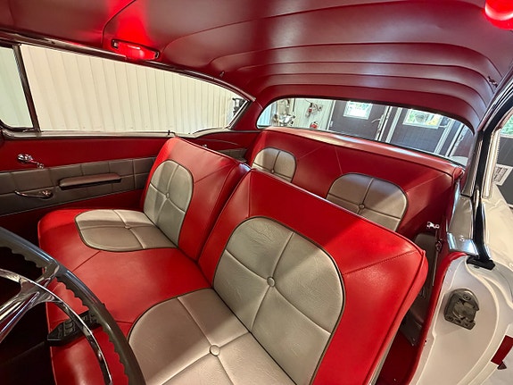 Pontiac Chieftain 10 of 18