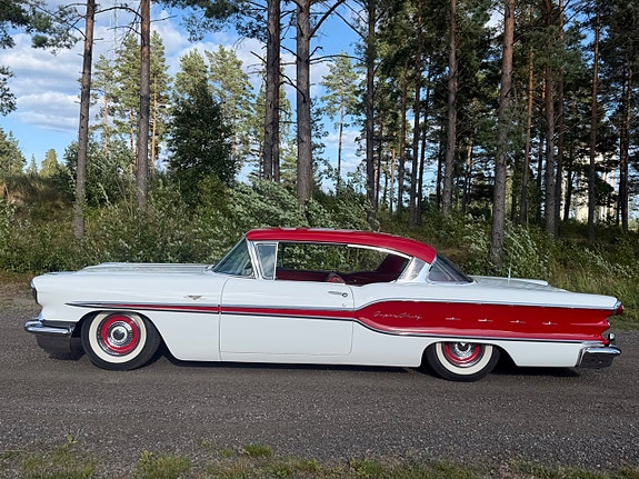 Pontiac Chieftain 17 of 18