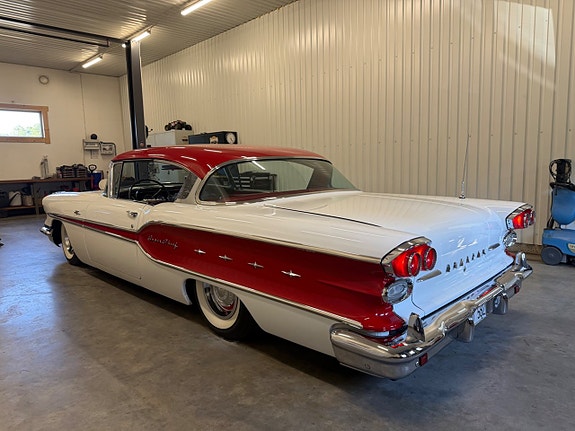 Pontiac Chieftain 3 of 18