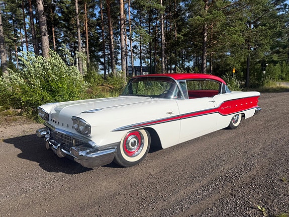 Pontiac Chieftain 16 of 18