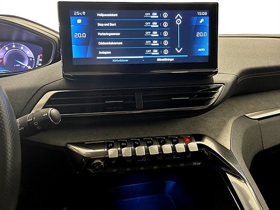 Peugeot 3008 11 of 17