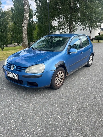 Volkswagen Golf V 2 of 4