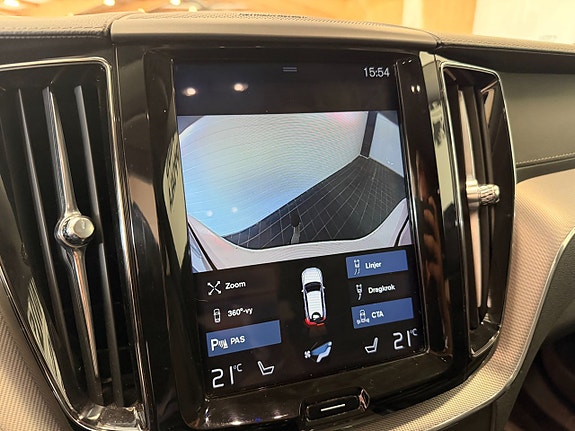 Volvo XC60 15 of 27