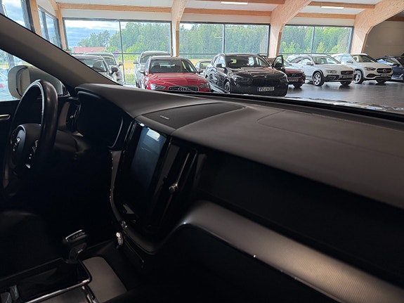 Volvo XC60 18 of 27