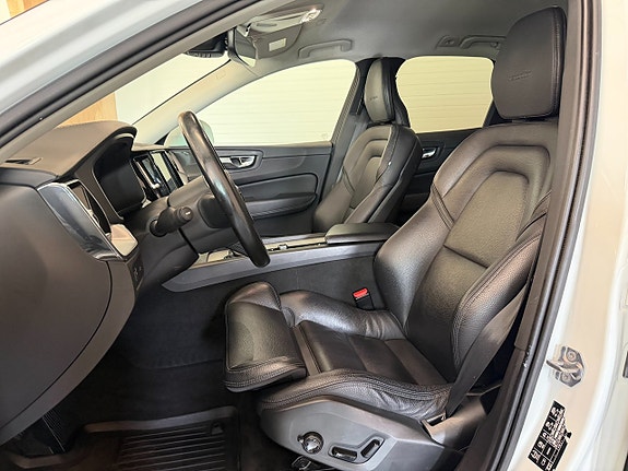 Volvo XC60 6 of 27