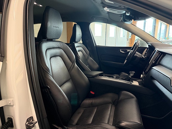 Volvo XC60 13 of 27