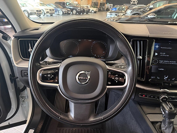 Volvo XC60 9 of 27
