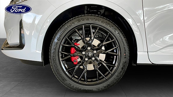 Ford Kuga 9 of 12