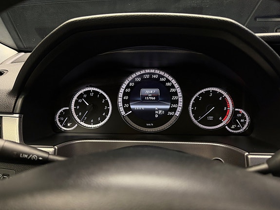 Mercedes-Benz E220 19 of 26
