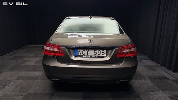 Mercedes-Benz E220 7 of 26