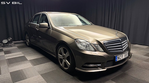 Mercedes-Benz E220 3 of 26