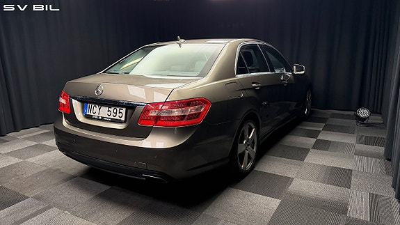 Mercedes-Benz E220 6 of 26
