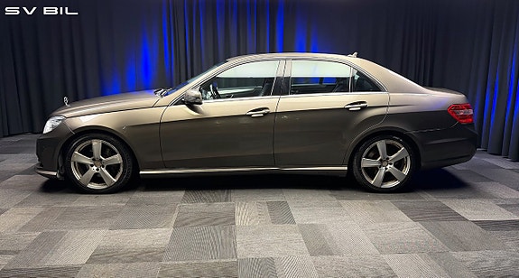 Mercedes-Benz E220 9 of 26