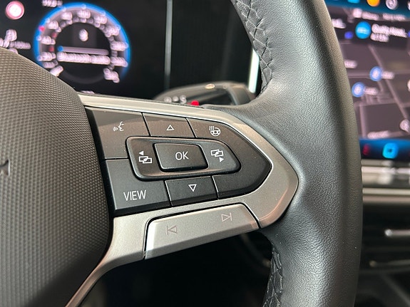Volkswagen Passat 16 of 19