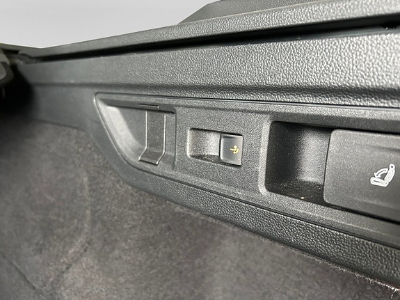 Volkswagen Passat 5 of 19