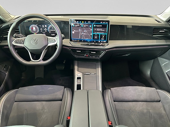 Volkswagen Passat 10 of 19
