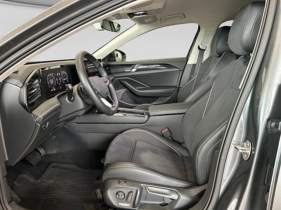 Volkswagen Passat 9 of 19