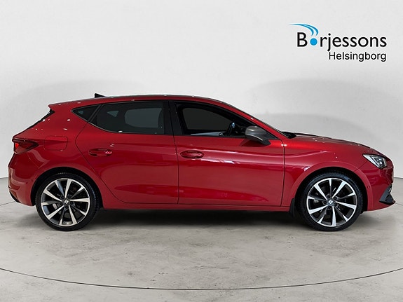 Seat Leon 2 of 24