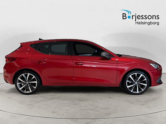 Seat Leon 2 of 24