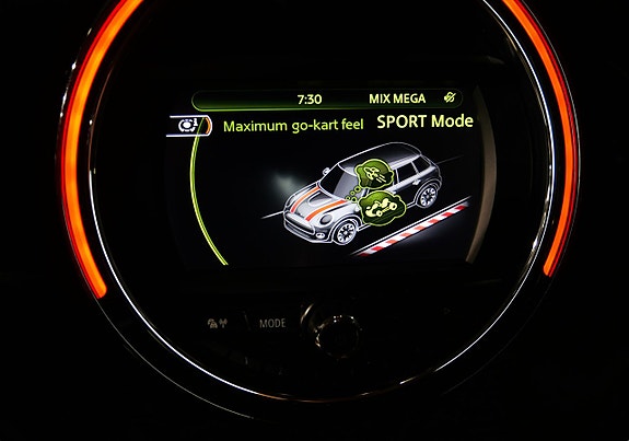 MINI Cooper 13 of 17