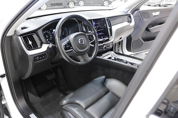 Volvo XC60 14 of 25