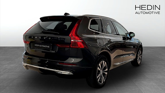 Volvo XC60 2 of 9