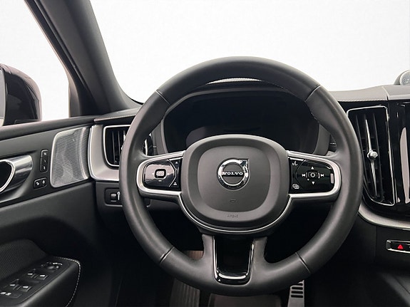 Volvo XC60 19 of 30