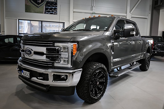 Ford F-250 3 of 30
