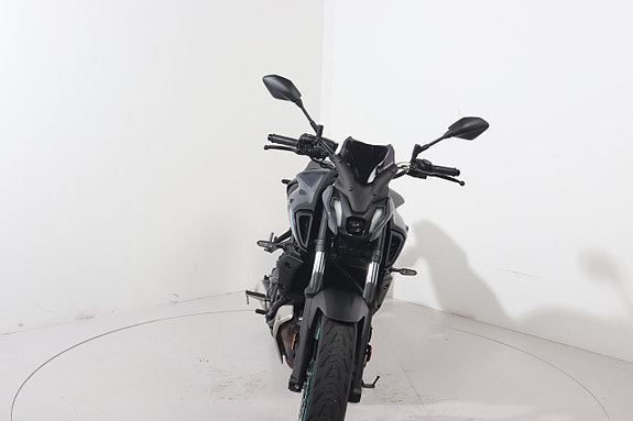 Yamaha MT-07 3 of 6