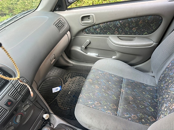 Toyota Corolla 9 of 10