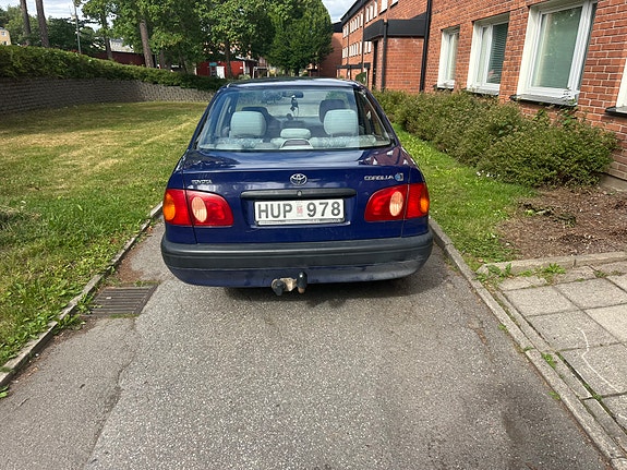 Toyota Corolla 4 of 10