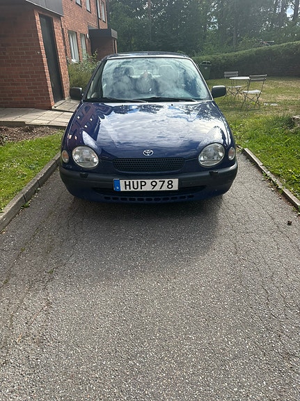 Toyota Corolla 8 of 10