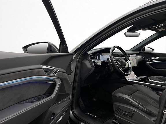Audi e-tron 13 of 30