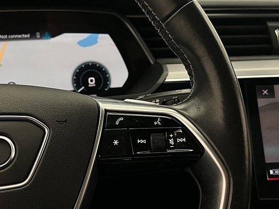 Audi e-tron 24 of 30