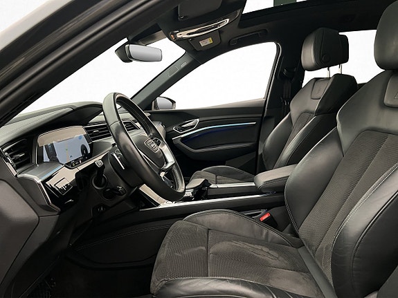 Audi e-tron 14 of 30