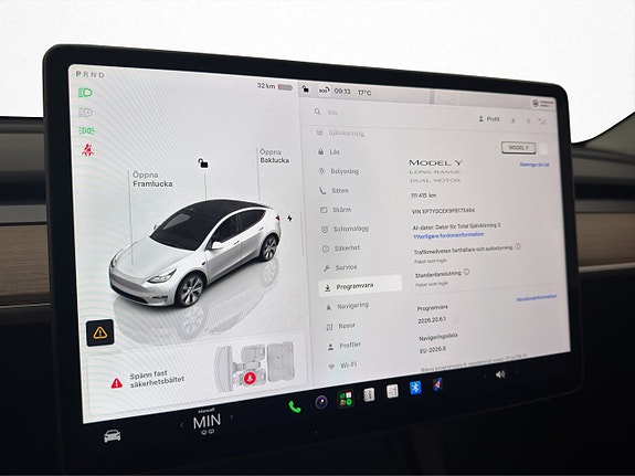 Tesla Model Y 25 of 30